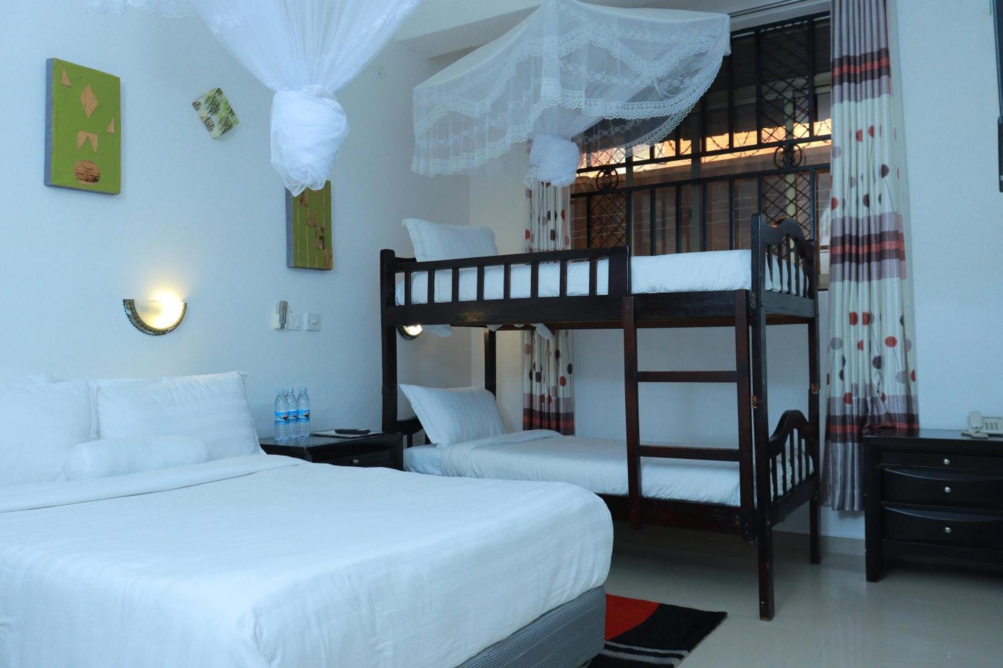 Mowicribs Hotel And Spa Entebbe Kültér fotó