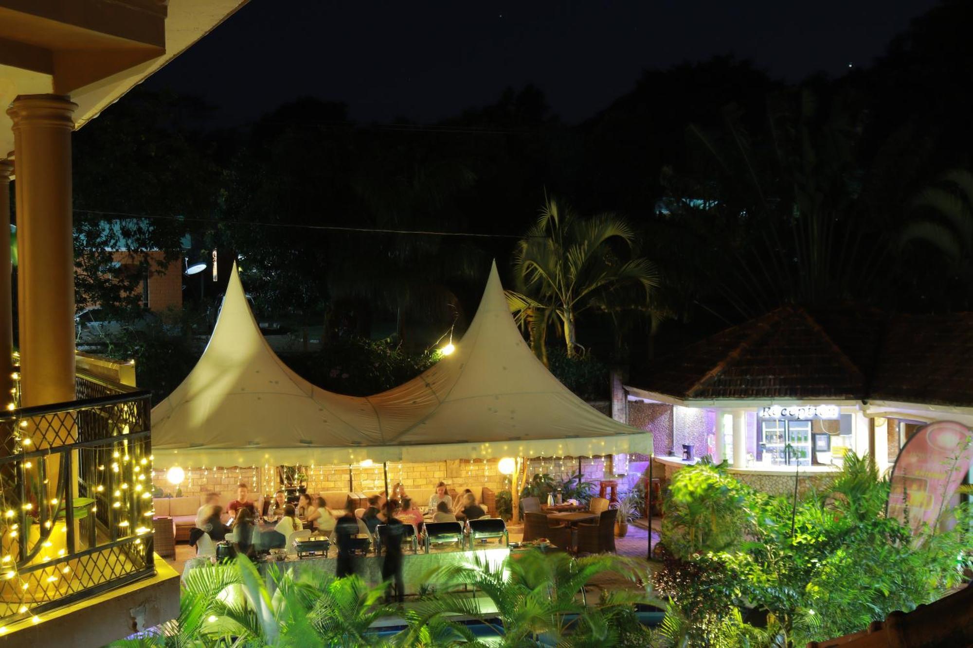 Mowicribs Hotel And Spa Entebbe Kültér fotó