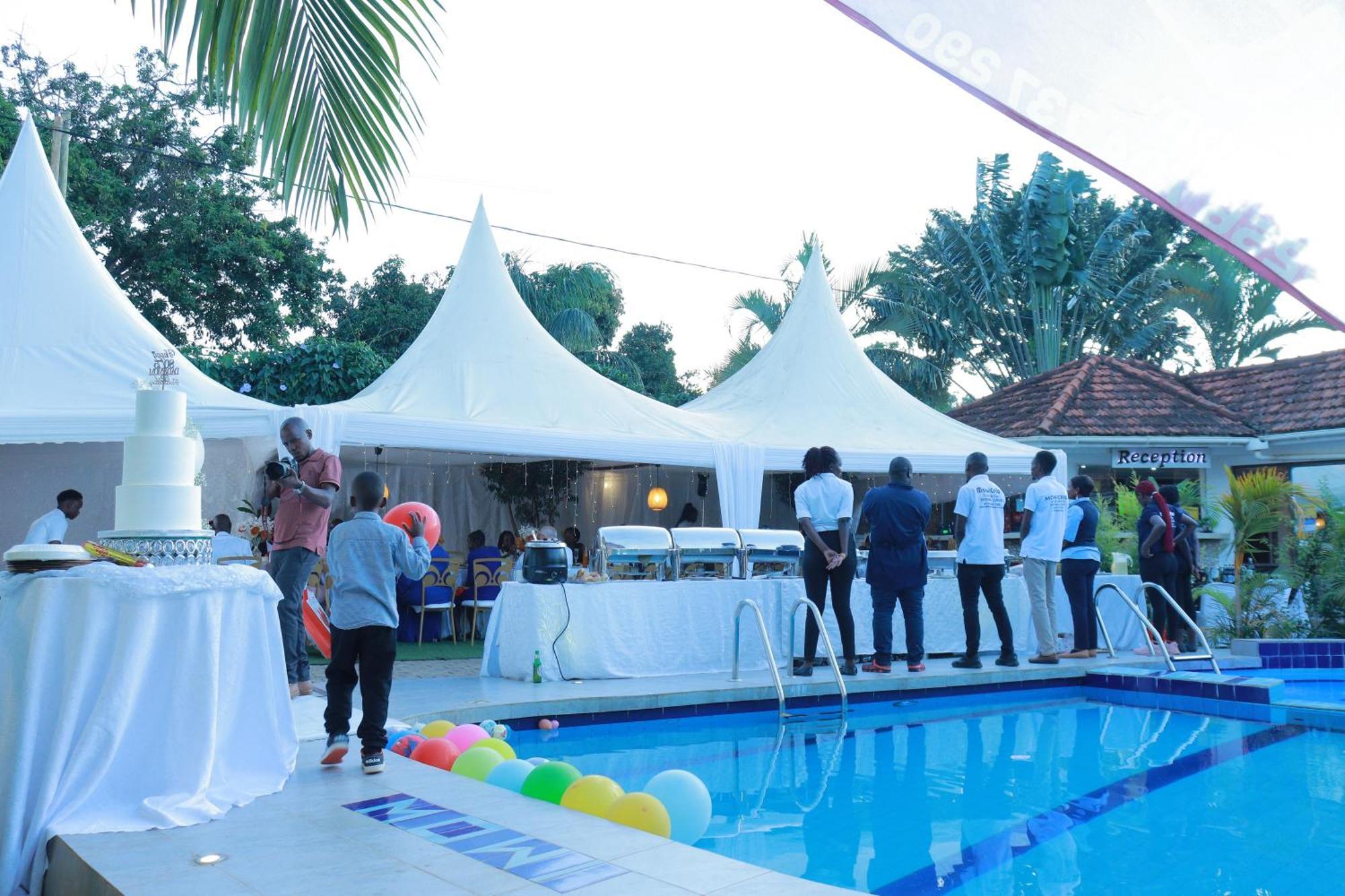 Mowicribs Hotel And Spa Entebbe Kültér fotó