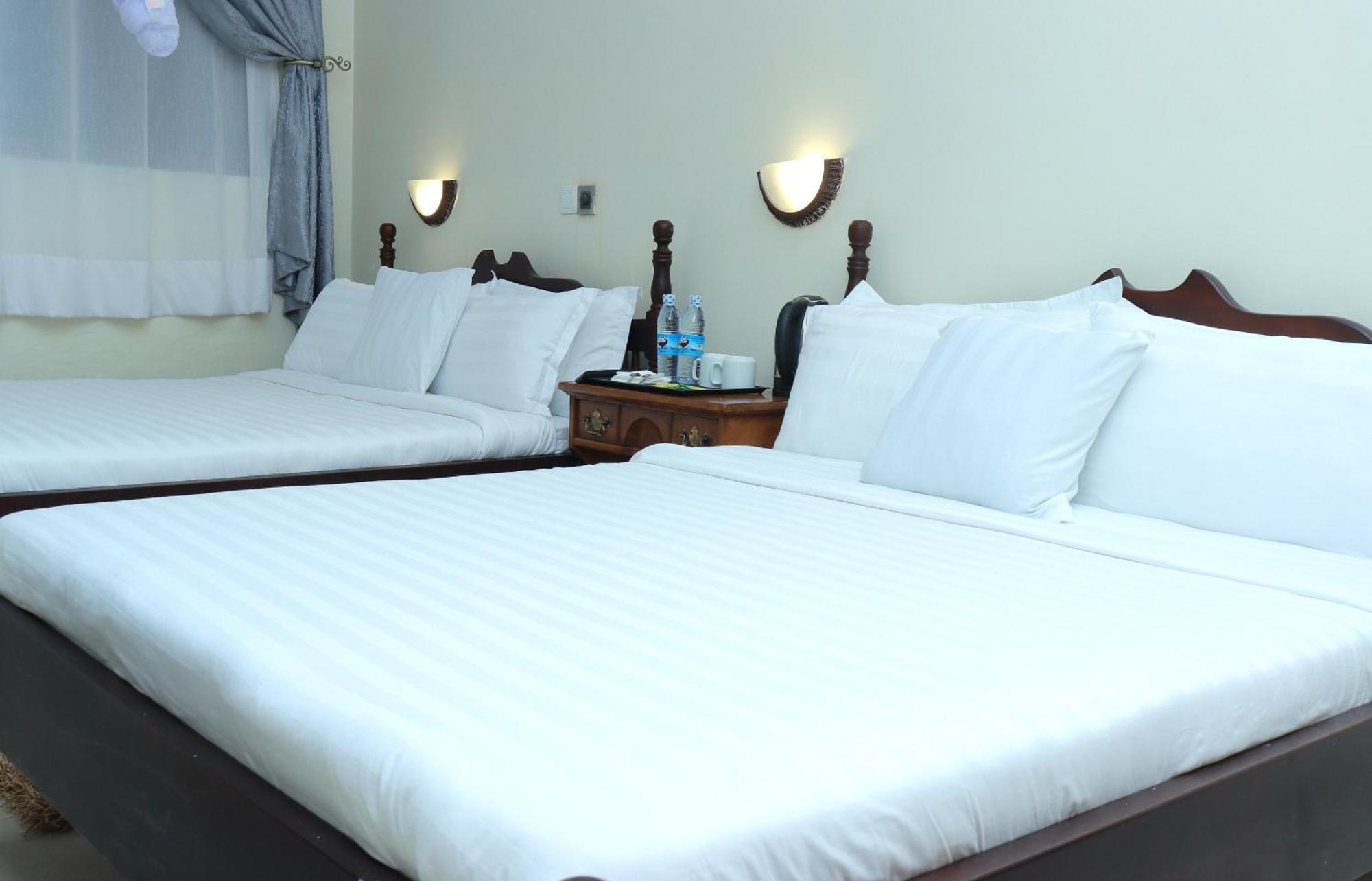 Mowicribs Hotel And Spa Entebbe Kültér fotó