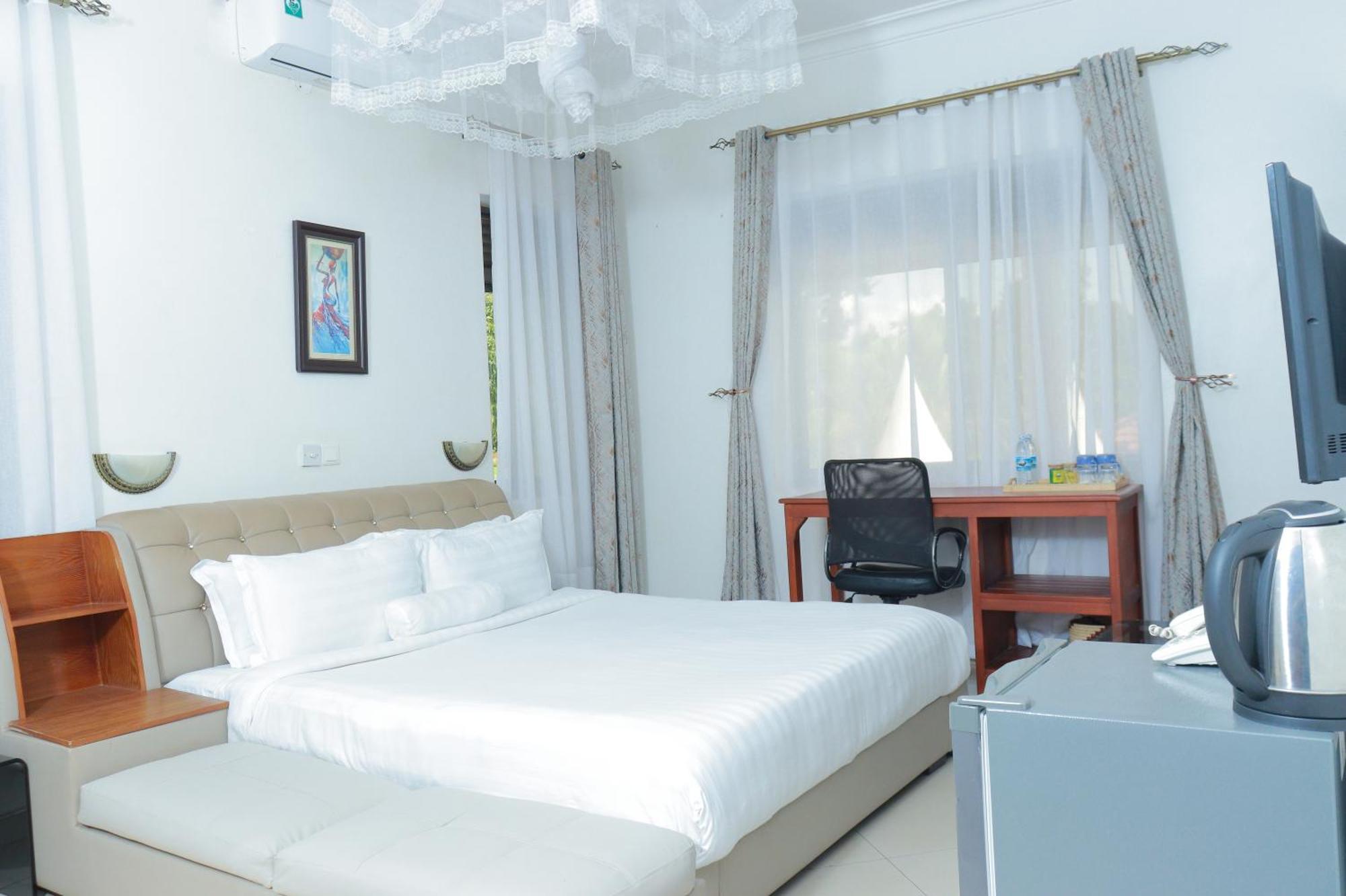 Mowicribs Hotel And Spa Entebbe Kültér fotó