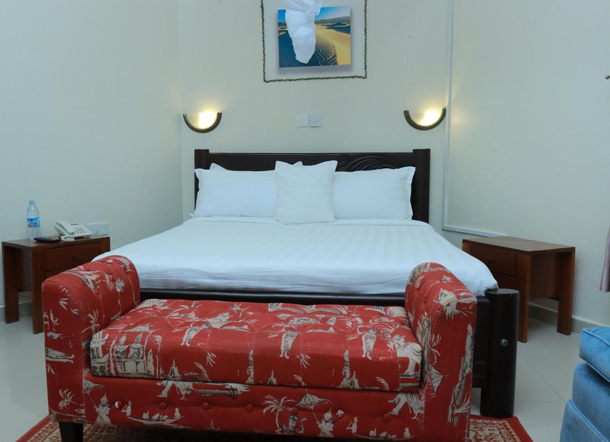 Mowicribs Hotel And Spa Entebbe Kültér fotó