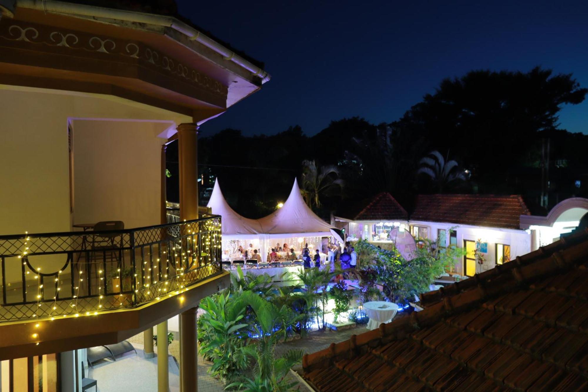 Mowicribs Hotel And Spa Entebbe Kültér fotó