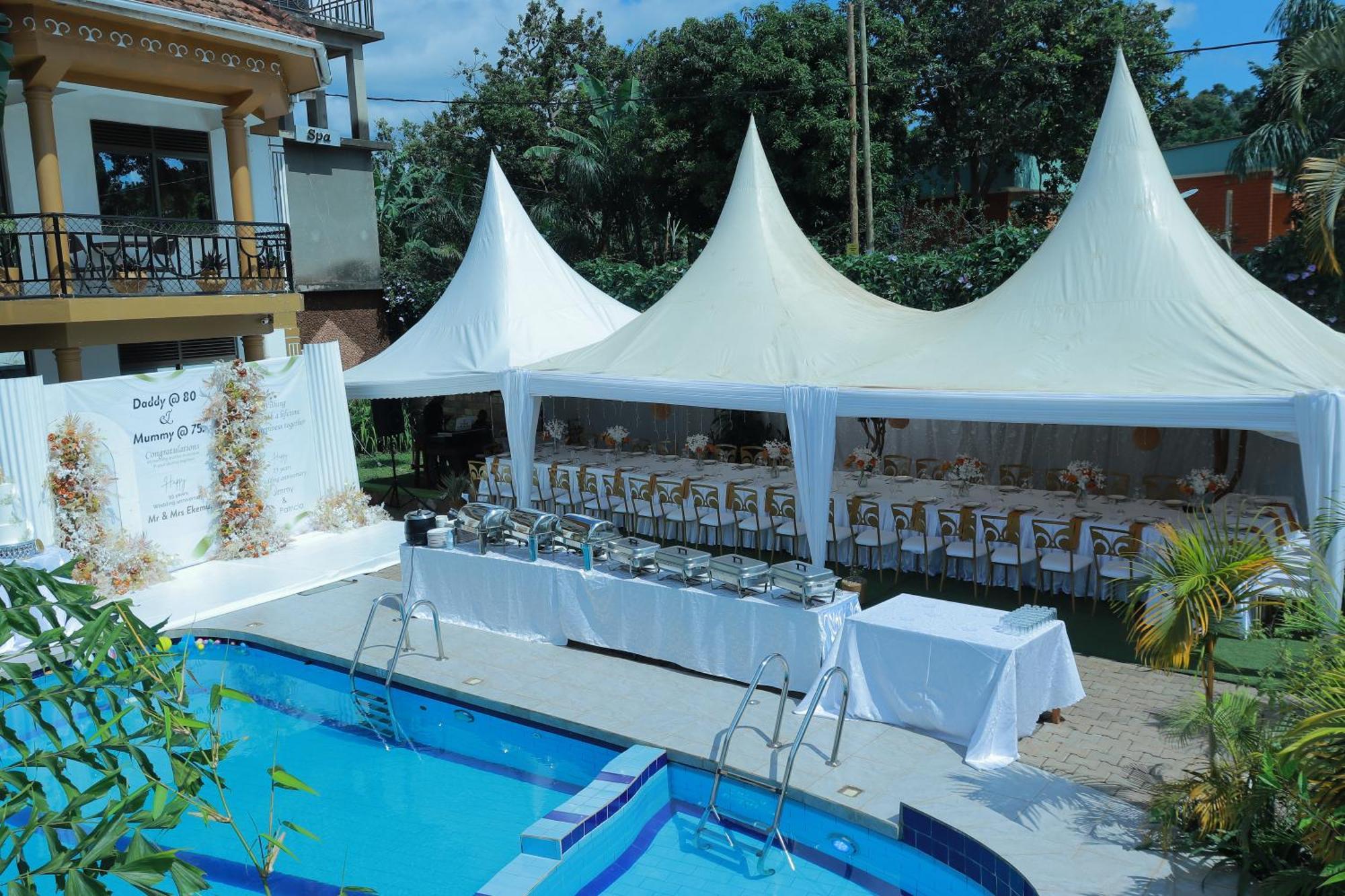 Mowicribs Hotel And Spa Entebbe Kültér fotó