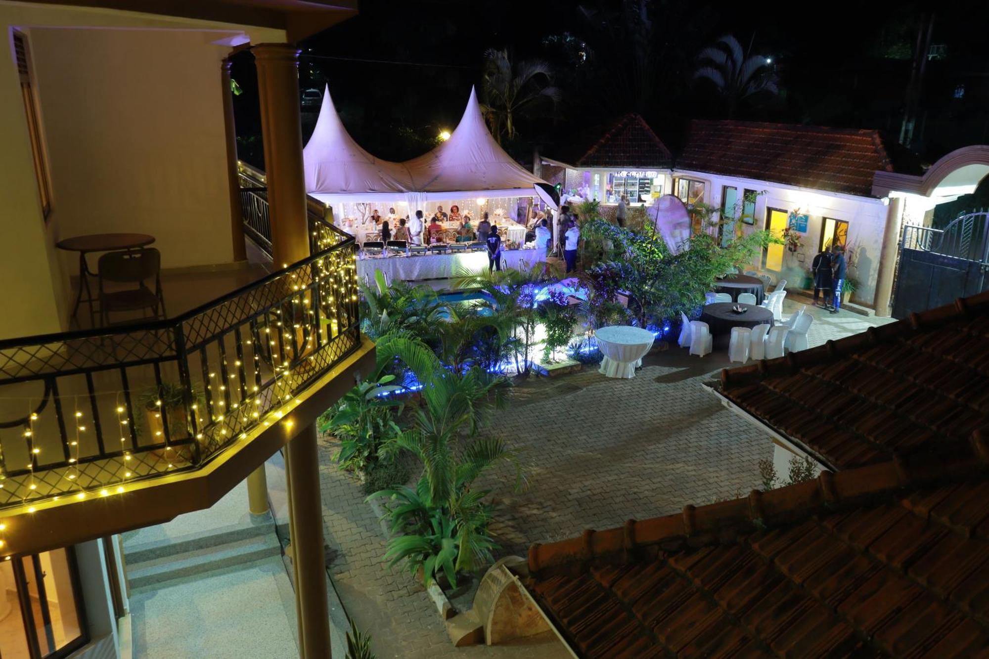 Mowicribs Hotel And Spa Entebbe Kültér fotó