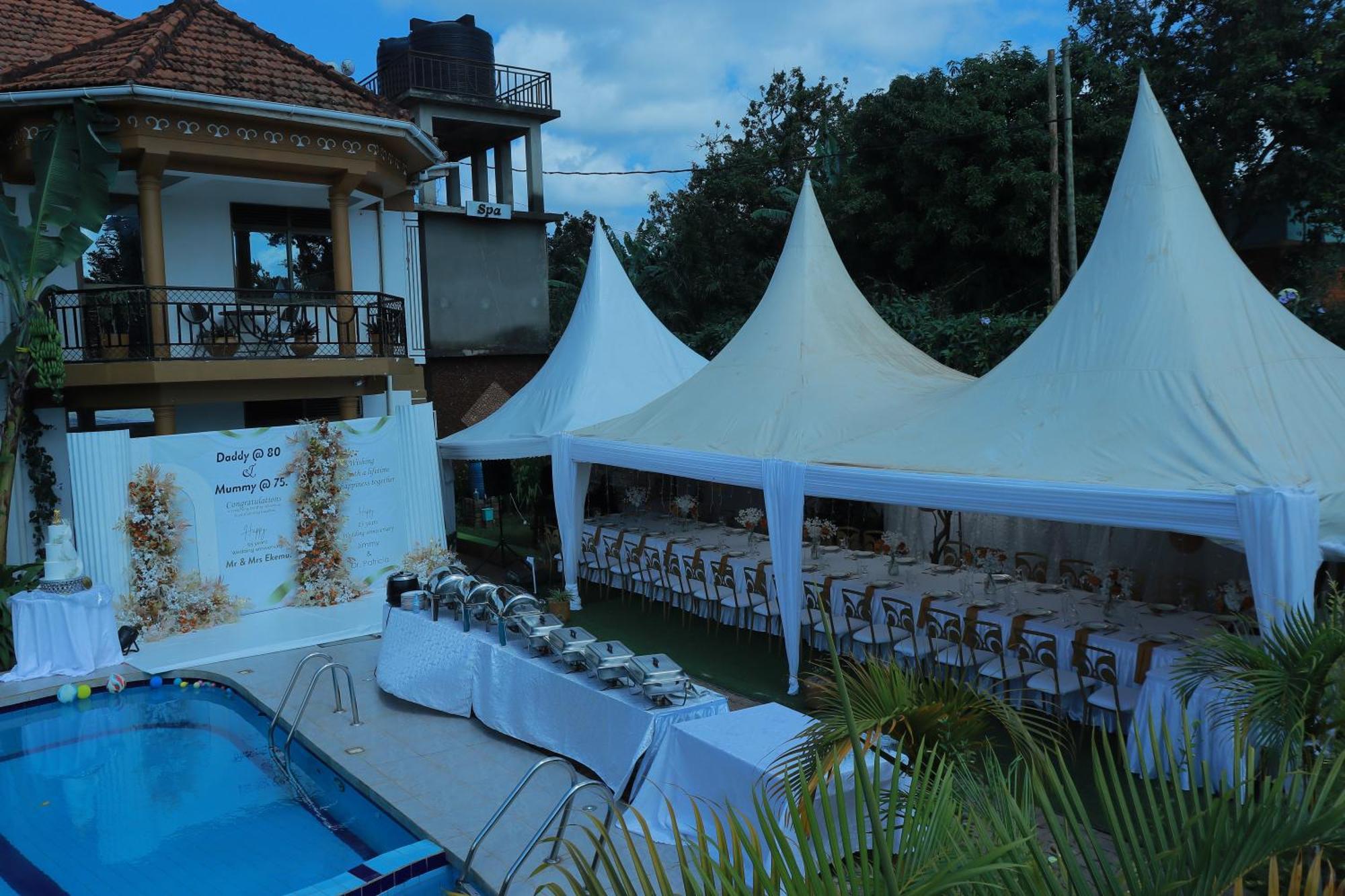 Mowicribs Hotel And Spa Entebbe Kültér fotó